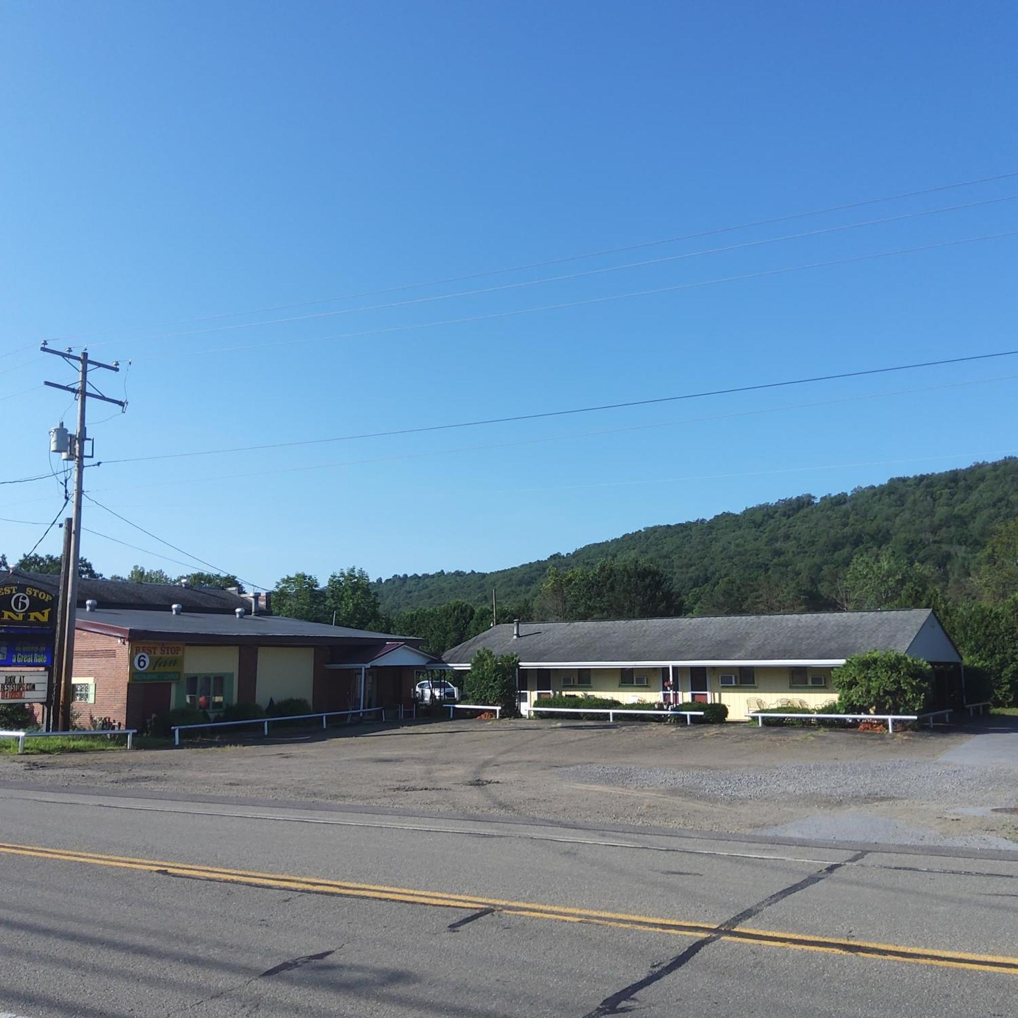 Rest Stop 6 Inn Clarendon Bagian luar foto