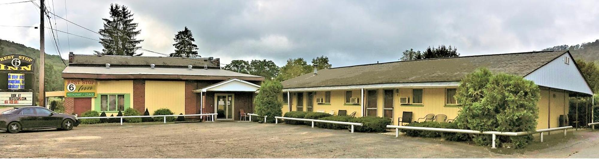 Rest Stop 6 Inn Clarendon Bagian luar foto